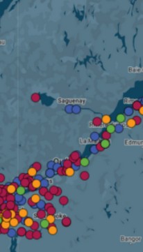 Carte présentant une série de points positionnés sur les villes et municipalités québécoises où des bâtiments contaminés par la mérule pleureuse ont été confirmés.   